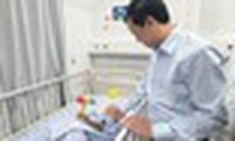 Hoàn cảnh éo le của bé trai 2 tuổi ở TP.HCM bị mẹ và cha dượng bạo hành