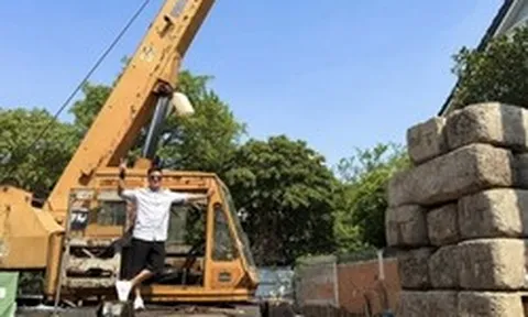 Nam nghệ sĩ U60 "gà trống nuôi con" 7 tuổi, từ chối bán mảnh đất được trả giá cao kịch sàn