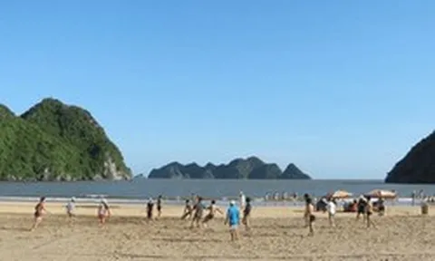 Ngoài Cát Cò, Cát Bà còn có 1 bãi biển rộng, nước êm: Nhiều người chưa biết tên
