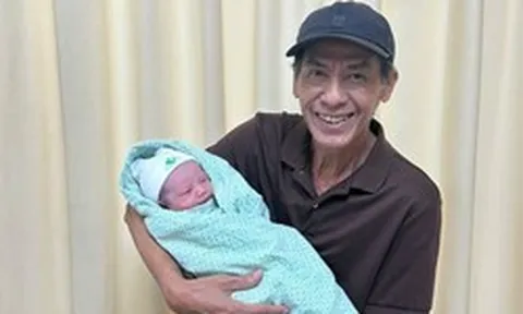 Nam NSND chung thủy với vợ suốt 45 năm, 70 tuổi lên chức, cuộc sống quá viên mãn