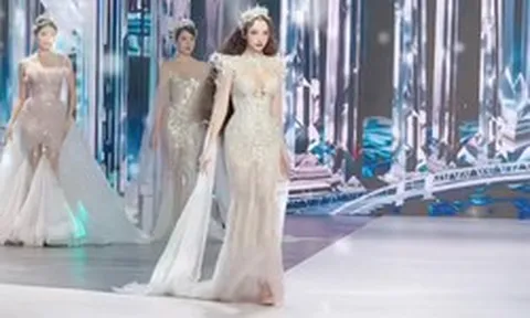 Hoa hậu Việt đầu tiên lọt top mỹ nhân đẹp nhất thế giới: Bị 1 NSND chê "hát quá tệ", rời nước bỏ luôn nghề ca sĩ