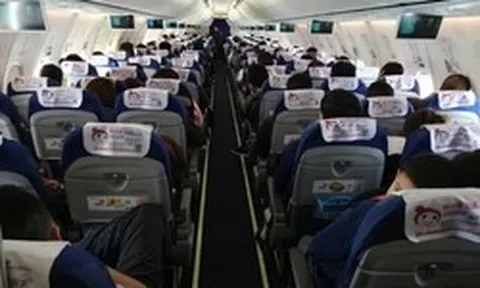Một chiếc máy bay hạ cánh sớm hơn lịch trình tới 40 phút, hành khách thắc mắc về cách tiếp viên phục vụ