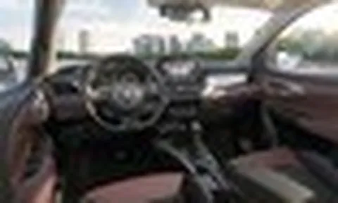 Xe hybrid tiết kiệm xăng của Nhật ưu đãi mạnh, giá chỉ hơn 400 triệu: Áp lực lớn cho KIA, Hyundai?