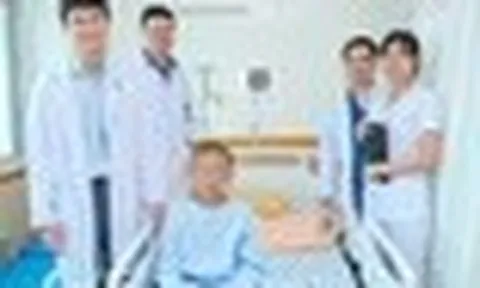 Tiến bộ y học: Mổ não bé trai 12 tuổi trong lúc bệnh nhi vẫn tỉnh táo