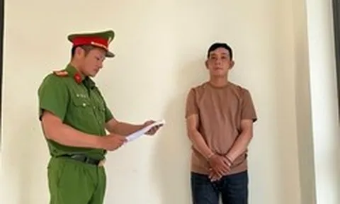 Thi hành lệnh bắt tạm giam cựu nhân viên ngân hàng Phan Đình Dân SN 1991
