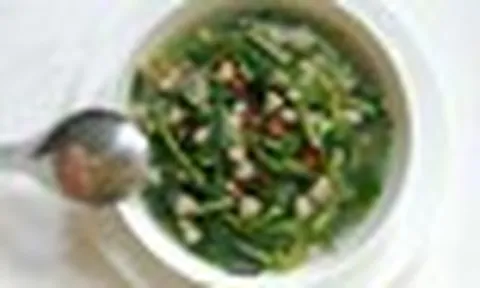 Rau muống mà đem thả thêm thứ "nhỏ bẻ" này vào, nước ngọt lịm tim, giải nhiệt mát người ngày nắng