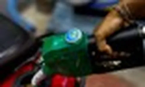 Quốc gia châu Á tăng giá xăng, dầu 3 lần chỉ trong 10 ngày, các doanh nghiệp 'than trời' vì lỗ