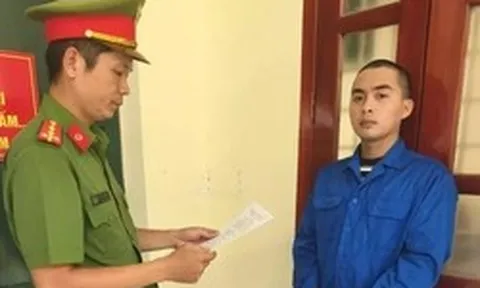 Khởi tố đối tượng chuyển 1kg vàng qua biên giới