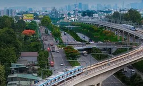 Bộ Chính trị yêu cầu TP.HCM tăng tốc, đưa 200 km metro vào vận hành trước năm 2030