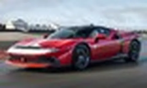 Lo ngại khách hàng quay lưng, Ferrari lên tiếng về kế hoạch bán xe xăng song song với xe điện