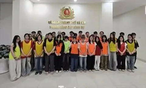Hà Nội: Bắt giám đốc công ty cùng 17 đối tượng giúp quảng cáo web đánh bạc