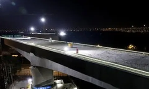 Trung Quốc xoay khối bê tông khổng lồ nặng 10.000 tấn vào đúng vị trí, sẵn sàng hoàn thành mục tiêu lớn