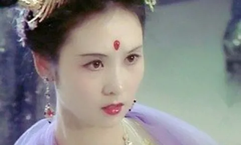 Con đường trở thành nữ tỷ phú của 'Hằng Nga đẹp nhất màn ảnh'