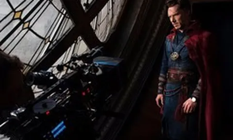 Món đạo cụ "phàm trần" được Doctor Strange nâng niu hơn cả Nhẫn phép và Áo choàng bay: Đến từ nhà chế tác đồng hồ danh tiếng nhất Thụy Sĩ