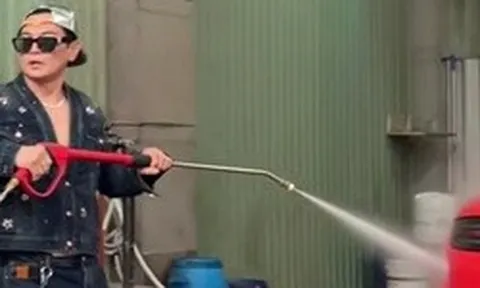 Ca sĩ Lâm Hùng 49 tuổi: "Kinh tế khó khăn tôi phải rửa xe kiếm tiền"