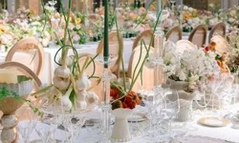 Đúng đẳng cấp đám cưới hào môn của thiếu gia sòng bạc: Dùng tỏi trang trí bàn tiệc, ý nghĩa phía sau cực sâu sắc