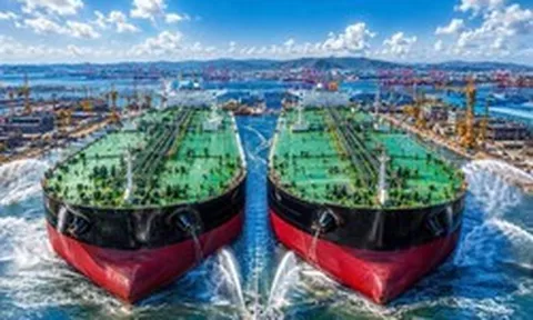 Phát hiện 2 tàu Trung Quốc dài bằng 3 sân bóng đá vừa hạ thuỷ, bắt đầu thực hiện nhiệm vụ lớn