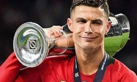 Tuổi 41 phi thường của Ronaldo: Lọt top nhân vật ảnh hưởng nhất thế giới trước thềm World Cup