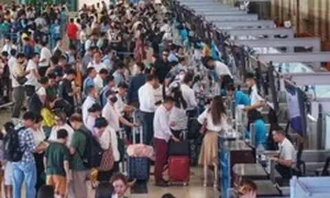 Chiêu tiết kiệm tiền vé máy bay mùa hè của nhiều gia đình