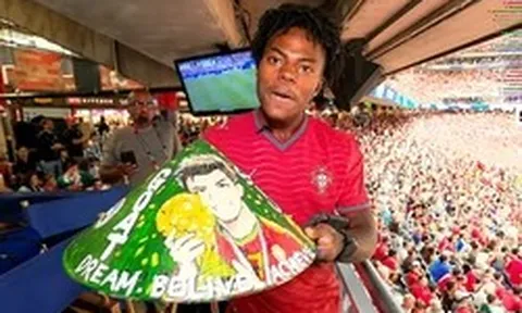 Nón lá Việt Nam bất ngờ xuất hiện ở World Cup