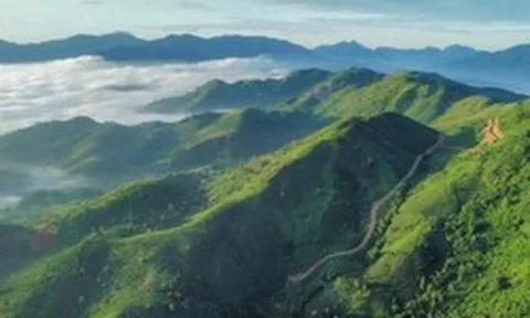 Việt Nam có thành phố mát lạnh cao 900m: Nơi ra đời 108 lá thư tình Trịnh Công Sơn, nay lại gây sốt với cổng trời của Sơn Tùng M-TP