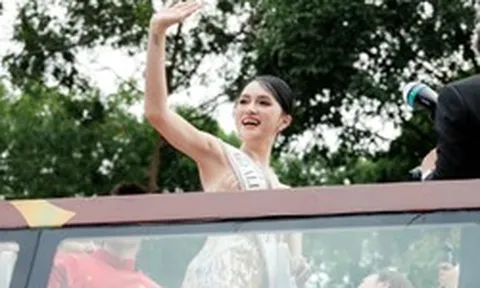 Hương Giang diễu hành bằng xe buýt 2 tầng sau khi đăng quang Á hậu: Tài xế và chủ xe bị lập biên bản
