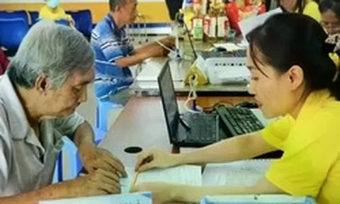 Hơn 20.000 người ở Hà Nội nguy cơ gián đoạn nhận lương hưu tháng 7