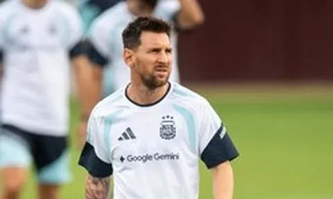 Messi thoát thẻ đỏ, đối thủ kiện trọng tài lên FIFA
