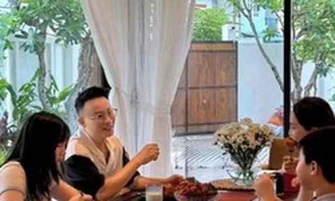 Rời penthouse sang biệt thự 500m² ngoại ô, nam nghệ sĩ Việt tìm thấy “kho báu” đáng giá hơn tiền bạc