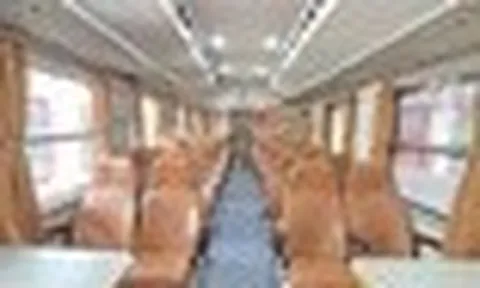 Đường sắt mở 'Đoàn tàu Bạch Mai' đưa đón y, bác sĩ giữa Hà Nội và Ninh Bình