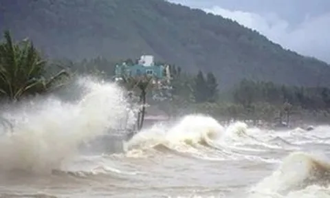 Công văn hỏa tốc: 12 tỉnh, thành khẩn trương ứng phó thời tiết nguy hiểm