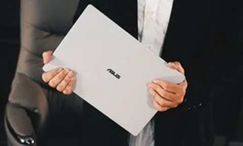 Chiếc laptop giá 100 triệu dành cho CEO có gì đặc biệt?