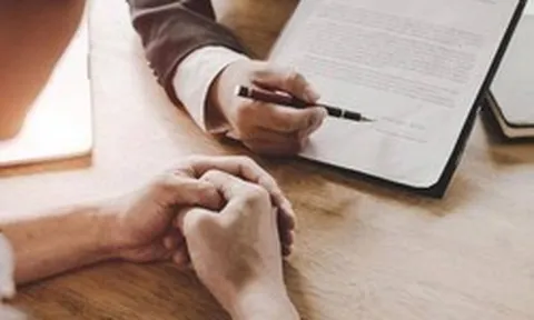 Ép khách vay vốn mua bảo hiểm có thể bị phạt đến 500 triệu đồng