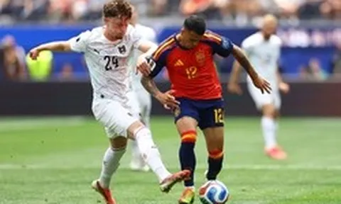 Tây Ban Nha thắng Áo 3-0: Oyarzabal lập cú đúp, Simon phá kỷ lục