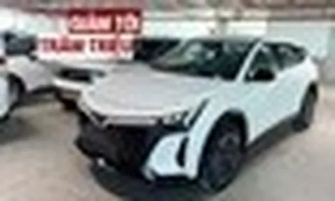 Đại lý báo xe VinFast giảm giá niêm yết hàng loạt: VF MPV 7 còn 750 triệu, VF 8 mới dưới 900 triệu, các mẫu Green cũng rẻ hơn