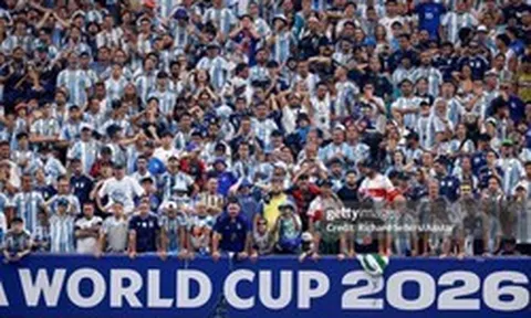 Giữa tranh cãi trọng tài World Cup thiên vị Argentina, Chủ tịch liên đoàn bóng đá AFA bất ngờ bị FBI điều tra