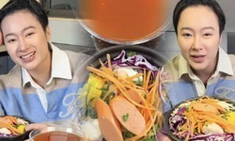 Tô mì cay 35.000 của Angela Phương Trinh gây sốt vì đồ ăn ngập mặt, khách ăn xong chốt câu "bán vì đam mê"
