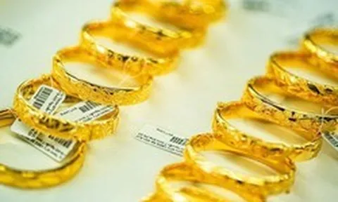 Những lúc không nên mua thêm vàng