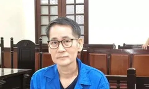 Đạo diễn Lê Minh thừa nhận tạt sơn, mắm tép vào nhà người vay tiền rồi bỏ chạy