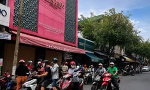 Diễn biến mới thị trường vàng - kim cương: Thêm 1 cửa hàng 30 năm tuổi bất ngờ ngưng hoạt động