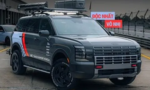 Chiếc Palisade độc nhất thế giới: Độ bởi Hyundai N, lắp sẵn giá nóc lẫn đèn LED, có thể chở thêm 3 bộ lốp dự phòng