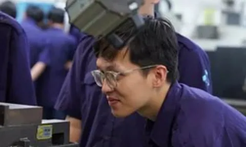Lý do Việt Nam không chạy theo 'giấc mơ nhà máy chip tỷ USD'