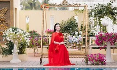 Nữ tiến sĩ hiếm hoi của showbiz Việt ở biệt thự rộng 1.000m² đẹp như resort, sống viên mãn bên chồng Viện trưởng