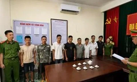 Nhóm đối tượng góp vốn thuê máy móc khai thác vàng trái phép