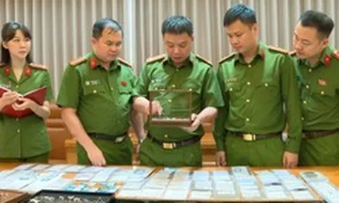Hơn 3.400 viên kim cương trị giá 500 tỷ đồng nhập lậu được "phù phép" vào bán lẻ tại SJC thế nào?