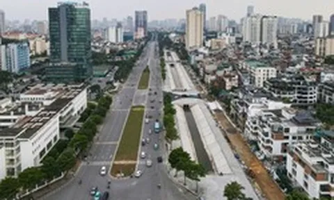 Cận cảnh tuyến đường cửa ngõ Tây Hồ Tây lột xác sau dự án chống ngập
