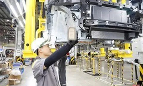 Nhà máy 7.000 tỷ đồng tại quê nhà tỷ phú Phạm Nhật Vượng tuyển đồng loạt 3.000 công nhân, mức lương tới 18 triệu đồng/tháng