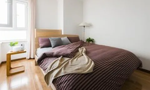 Tôi bỏ ngoài tai mọi lời khuyên và nhất quyết kê giường sát tường: Sau gần 2 năm sống như vậy, tôi thấy đây là quyết định đúng đắn nhất