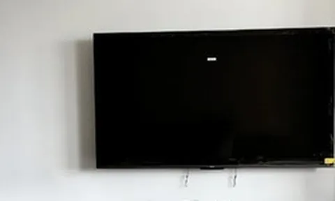 Vì sao ngày càng nhiều gia đình không còn gắn TV lên tường phòng khách? 2 cách bố trí đang dần trở thành xu hướng mới