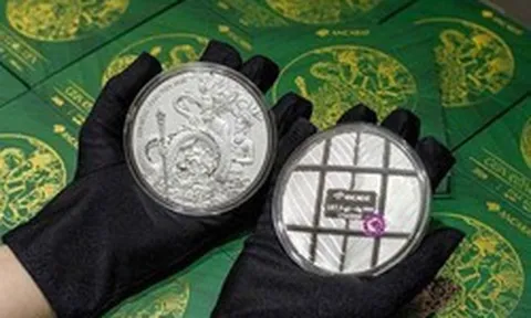 Lo ngại FED tăng lãi suất, giá bạc giảm mạnh hơn 2 triệu đồng/thỏi
